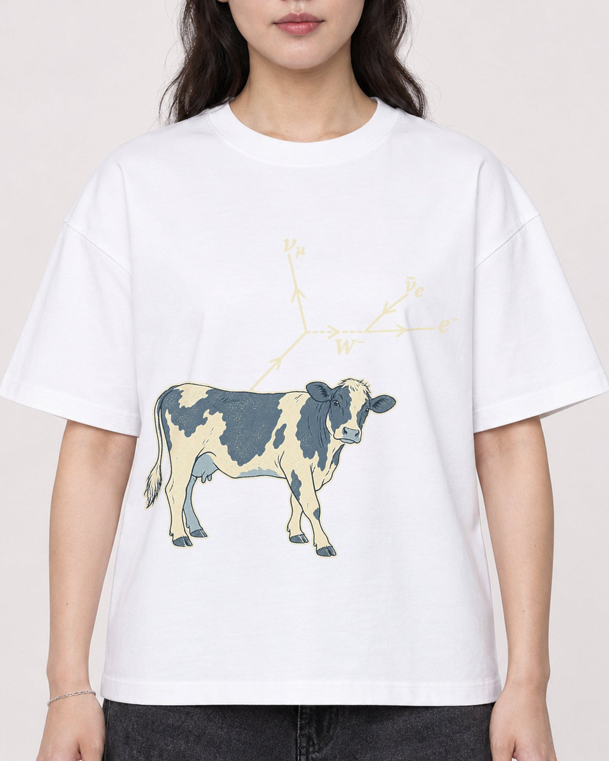Mockup Boxy Heavyweight Tee White female close-up 03