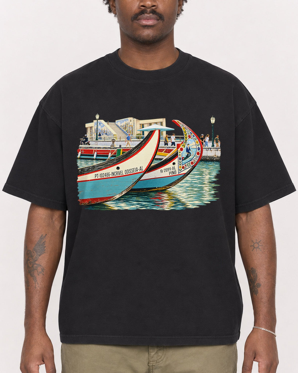 Mockup Boxy Heavyweight Tee Black male close-up 24