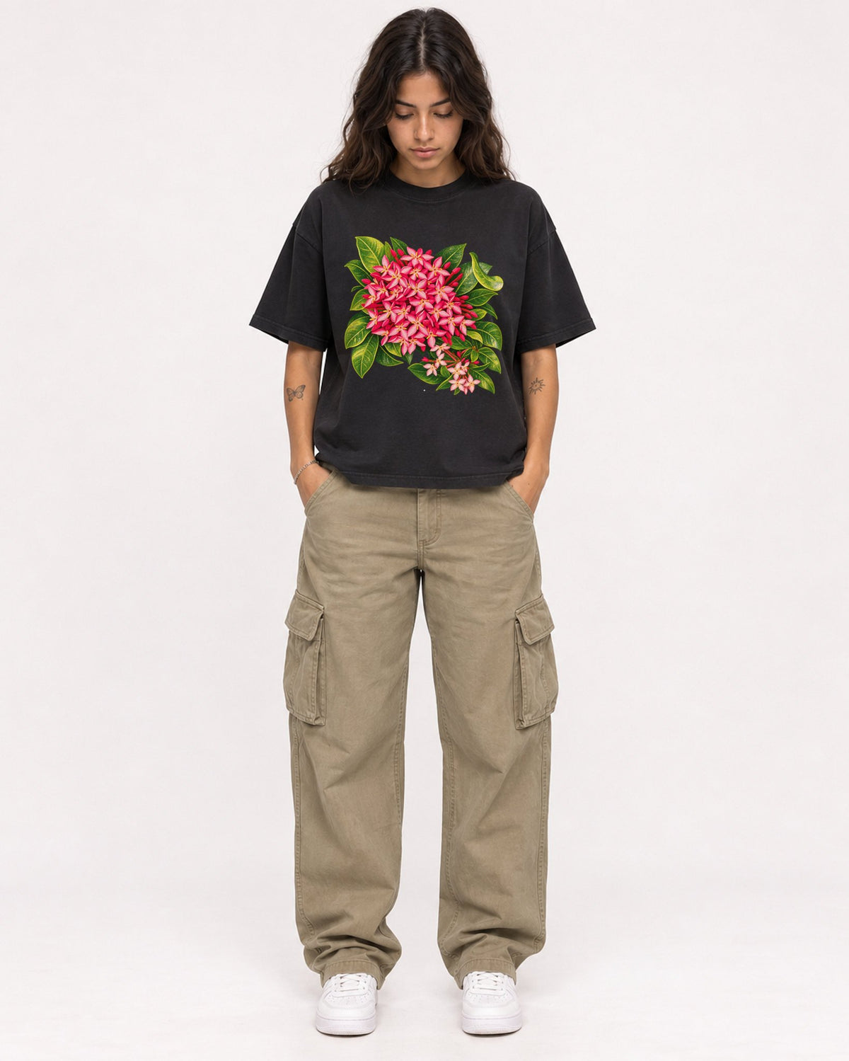 Mockup Boxy Heavyweight Tee Black female full-body 06