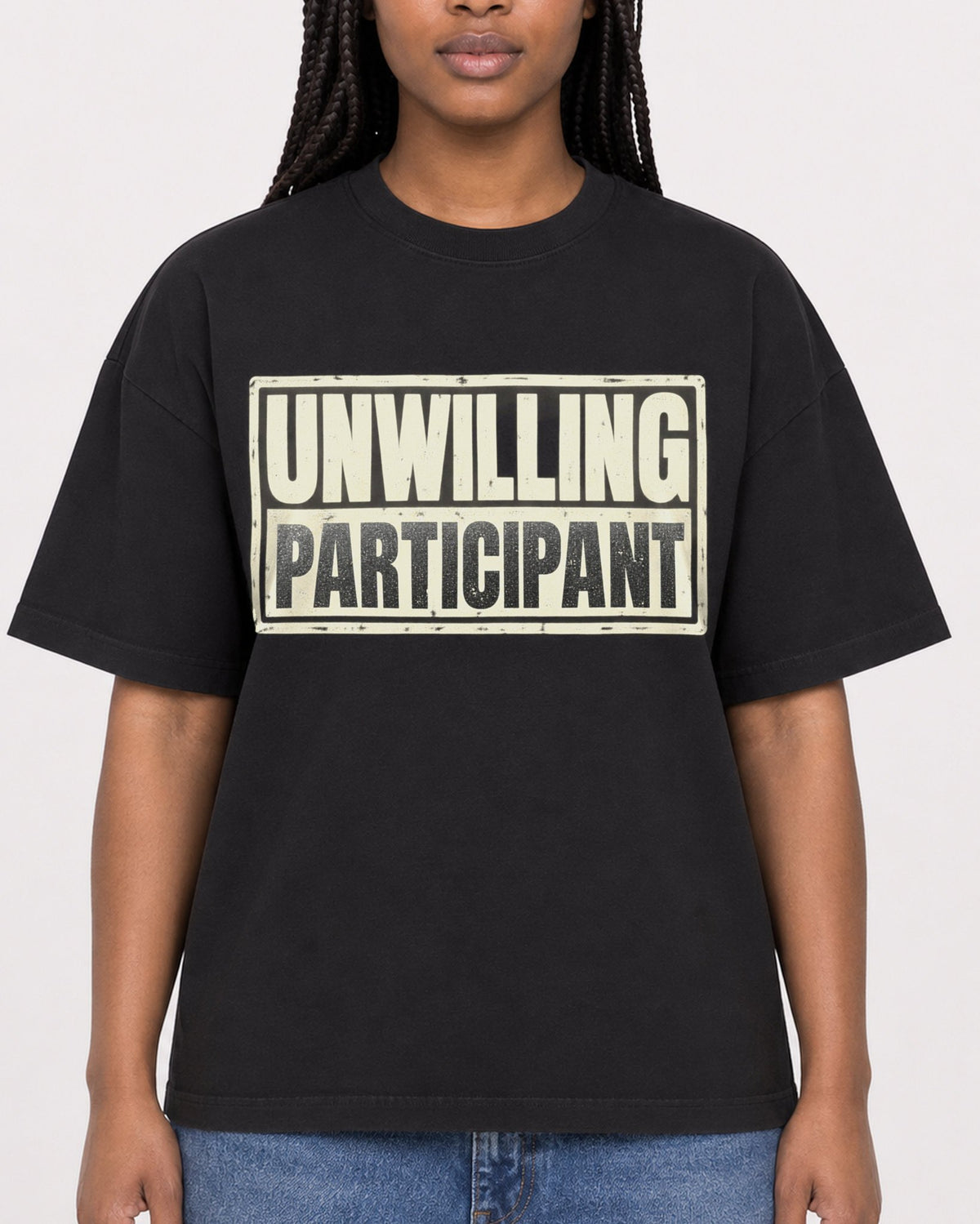Mockup Boxy Heavyweight Tee Black female close-up 04