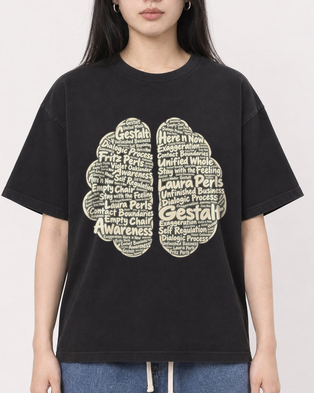 Mockup Boxy Heavyweight Tee Black female close-up 01