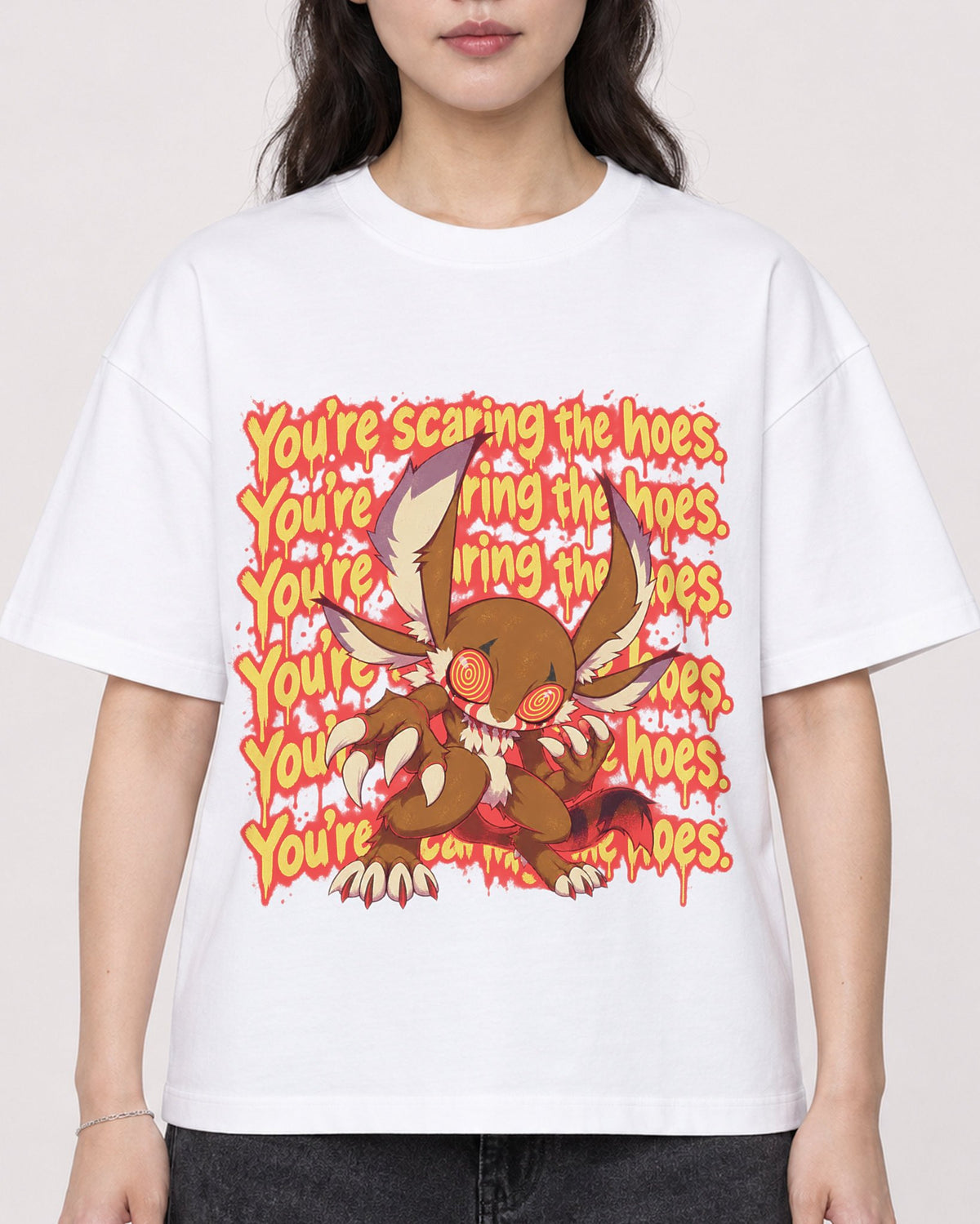 Mockup Boxy Heavyweight Tee White female close-up 03