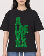 Mockup Boxy Heavyweight Tee Black female close-up 13