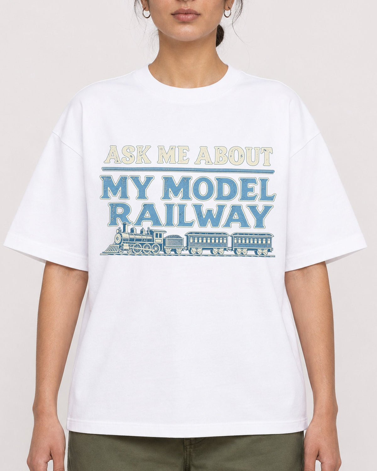 Mockup Boxy Heavyweight Tee White female close-up 17