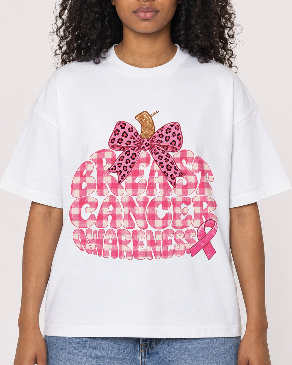 Mockup Boxy Heavyweight Tee White female close-up 05