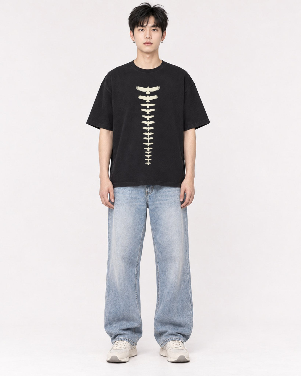 Mockup Boxy Heavyweight Tee Black male full-body 01