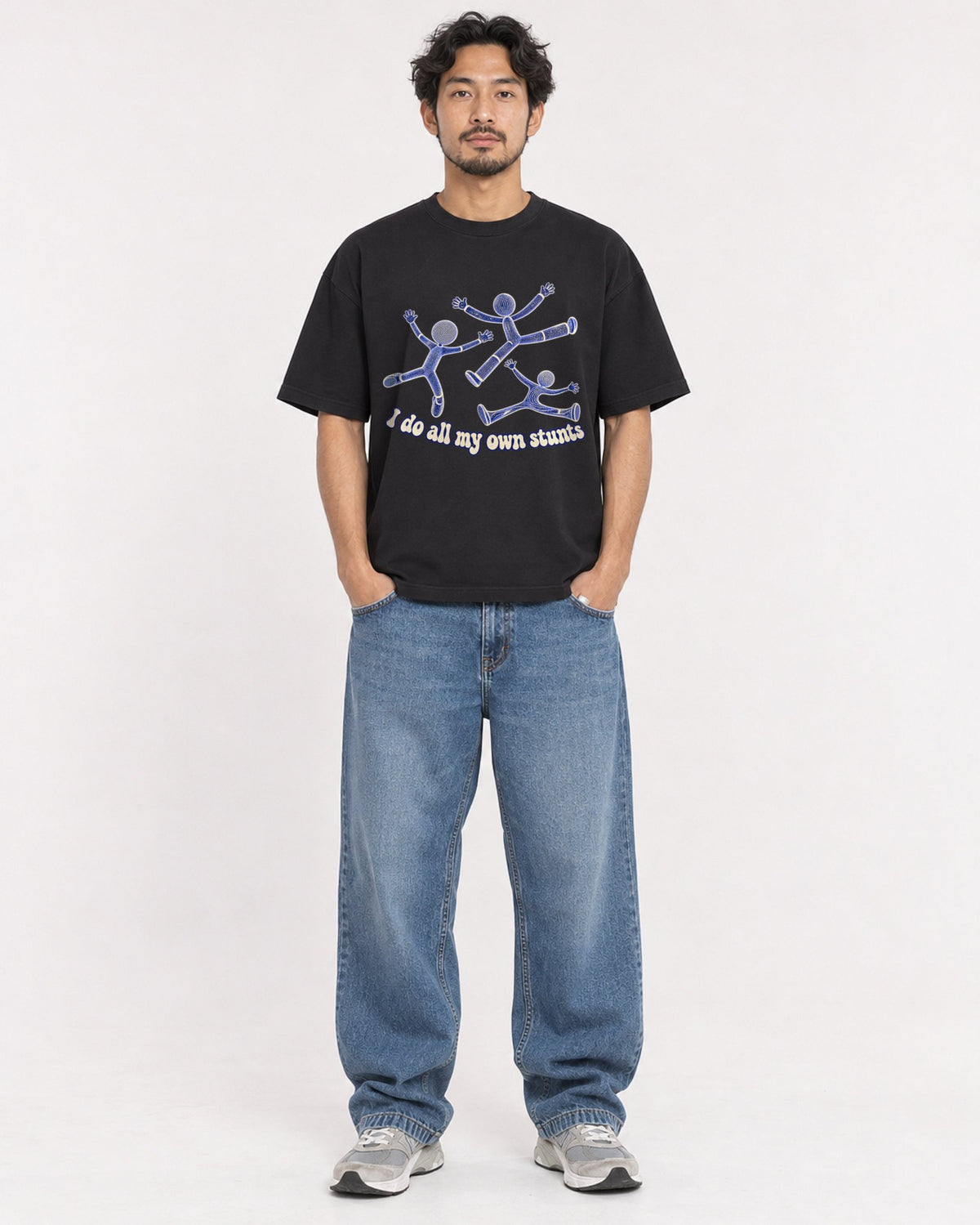 Mockup Boxy Heavyweight Tee Black male full-body 02
