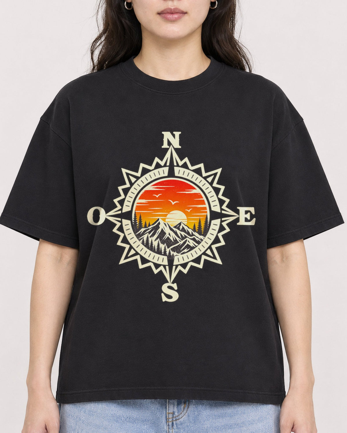 Mockup Boxy Heavyweight Tee Black female close-up 03