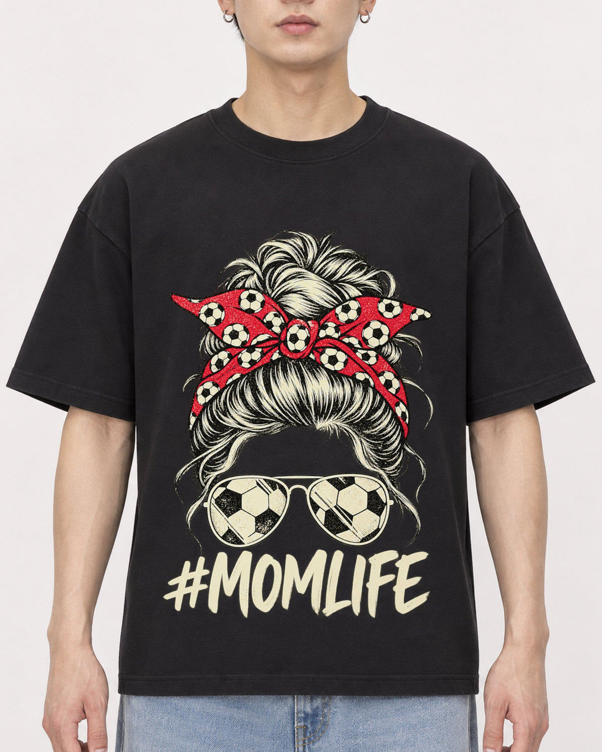 Mockup Boxy Heavyweight Tee Black male close-up 01