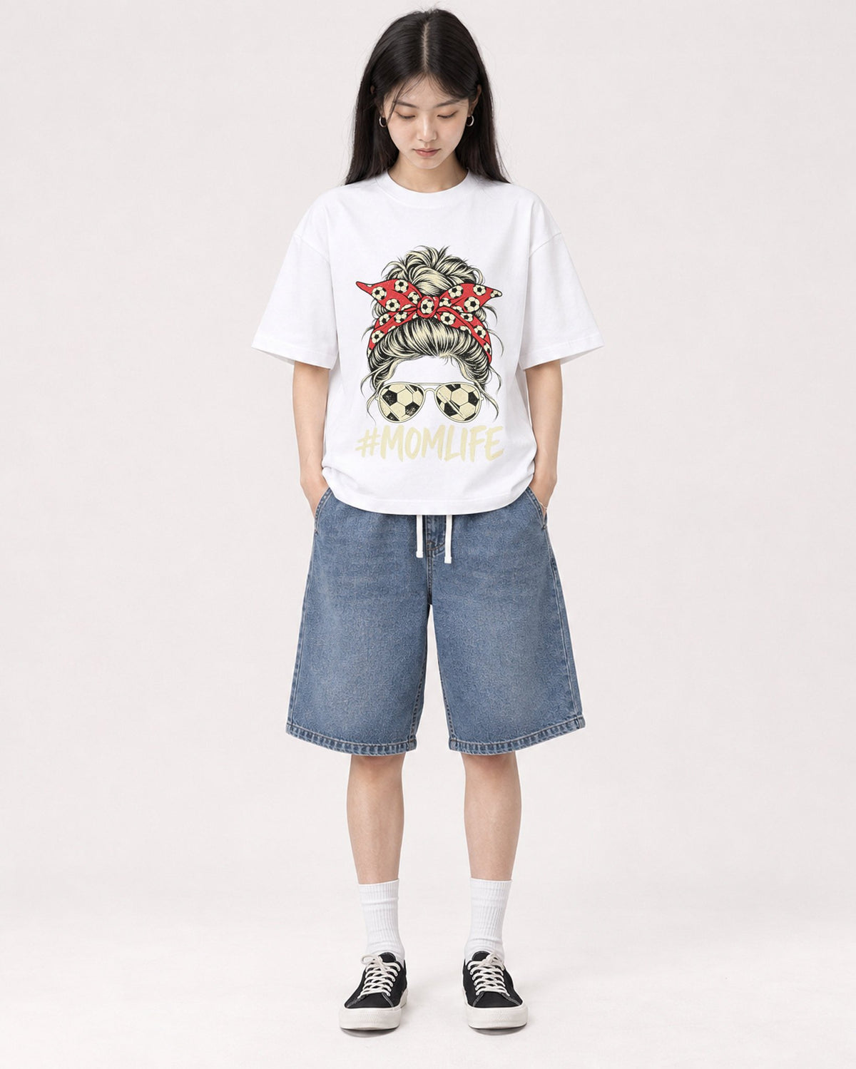 Mockup Boxy Heavyweight Tee White female full-body 01