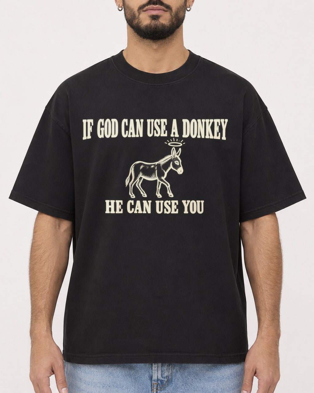 Mockup Boxy Heavyweight Tee Black male close-up 37
