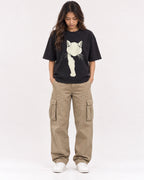 Mockup Boxy Heavyweight Tee Black female full-body 02
