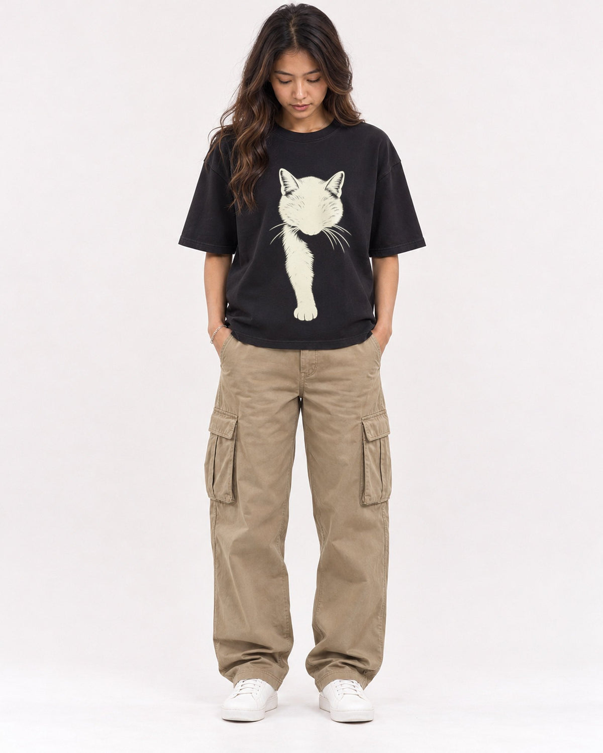 Mockup Boxy Heavyweight Tee Black female full-body 02