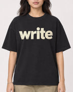 Mockup Boxy Heavyweight Tee Black female close-up 02