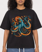 Mockup Boxy Heavyweight Tee Black female close-up 05