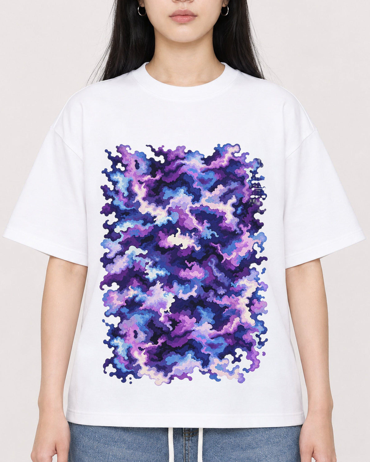 Mockup Boxy Heavyweight Tee White female close-up 01
