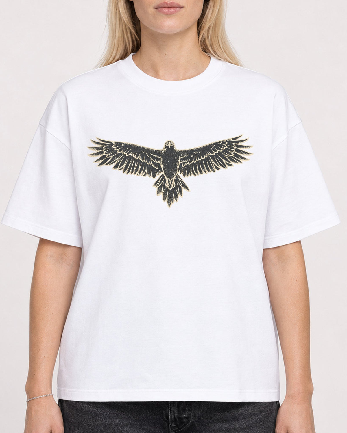 Mockup Boxy Heavyweight Tee White female close-up 08