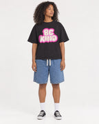 Mockup Boxy Heavyweight Tee Black female full-body 05