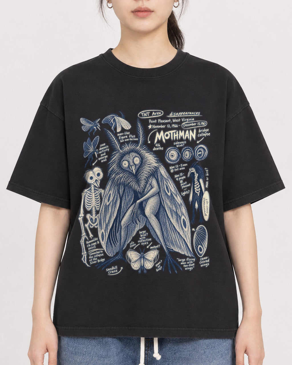 Mockup Boxy Heavyweight Tee Black female close-up 21