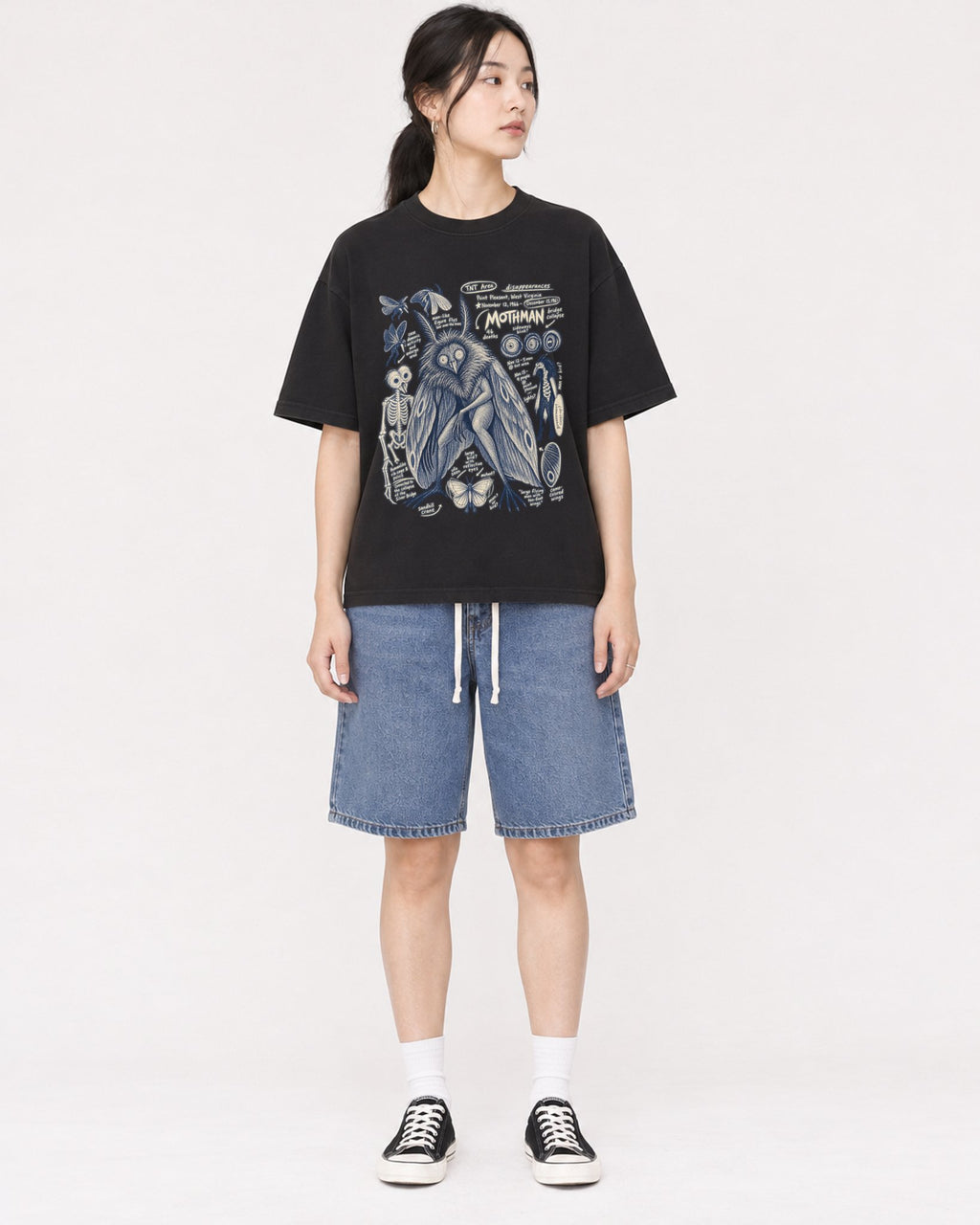 Mockup Boxy Heavyweight Tee Black female full-body 21