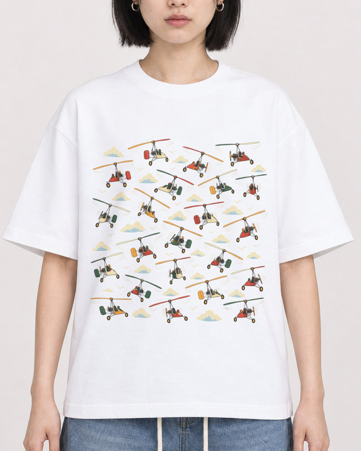 Mockup Boxy Heavyweight Tee White female close-up 11