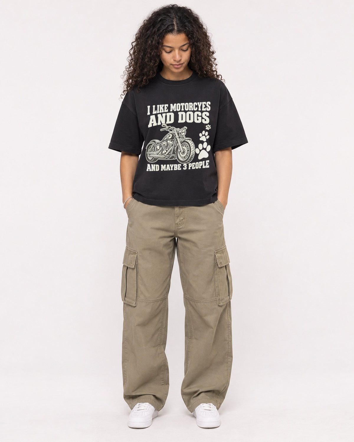 Mockup Boxy Heavyweight Tee Black female full-body 10