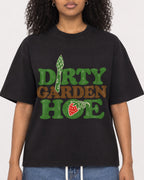 Mockup Boxy Heavyweight Tee Black female close-up 05