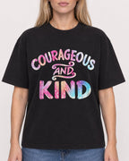Mockup Boxy Heavyweight Tee Black female close-up 08