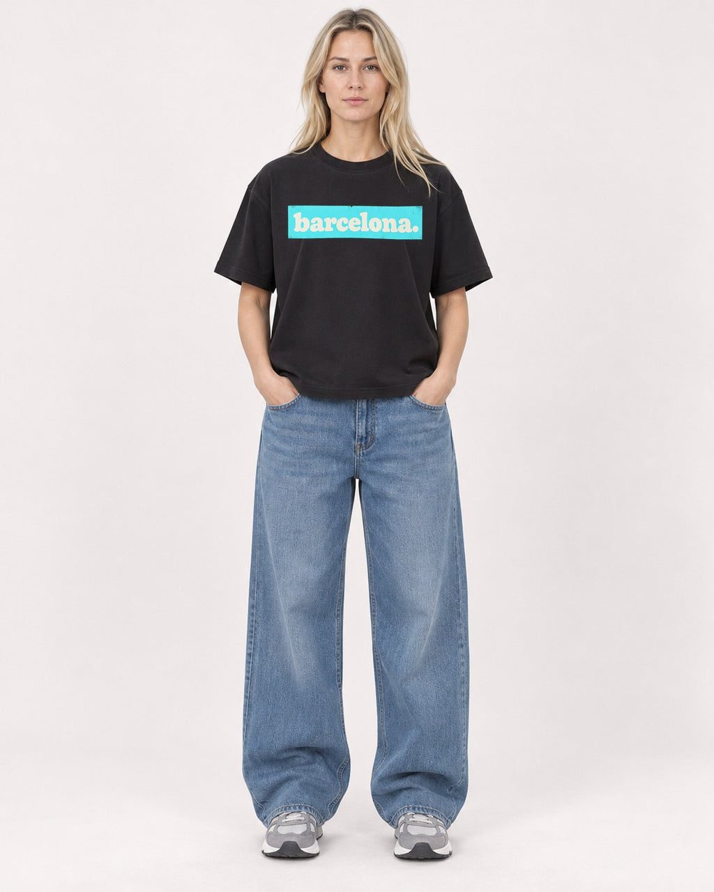 Mockup Boxy Heavyweight Tee Black female full-body 08