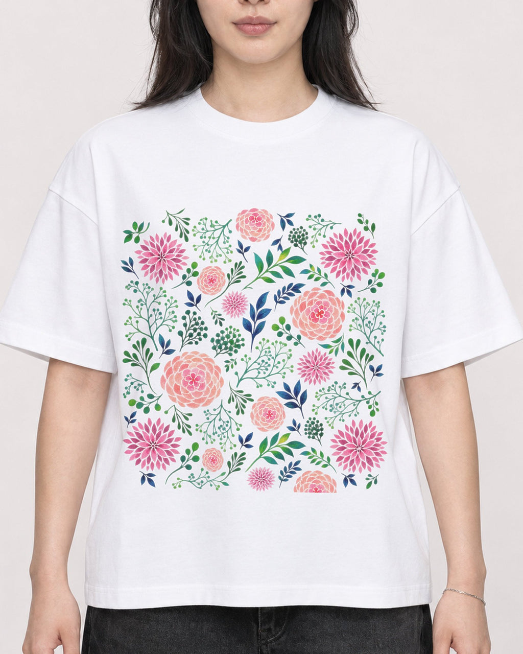 Mockup Boxy Heavyweight Tee White female close-up 13