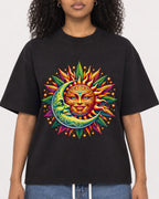 Mockup Boxy Heavyweight Tee Black female close-up 05