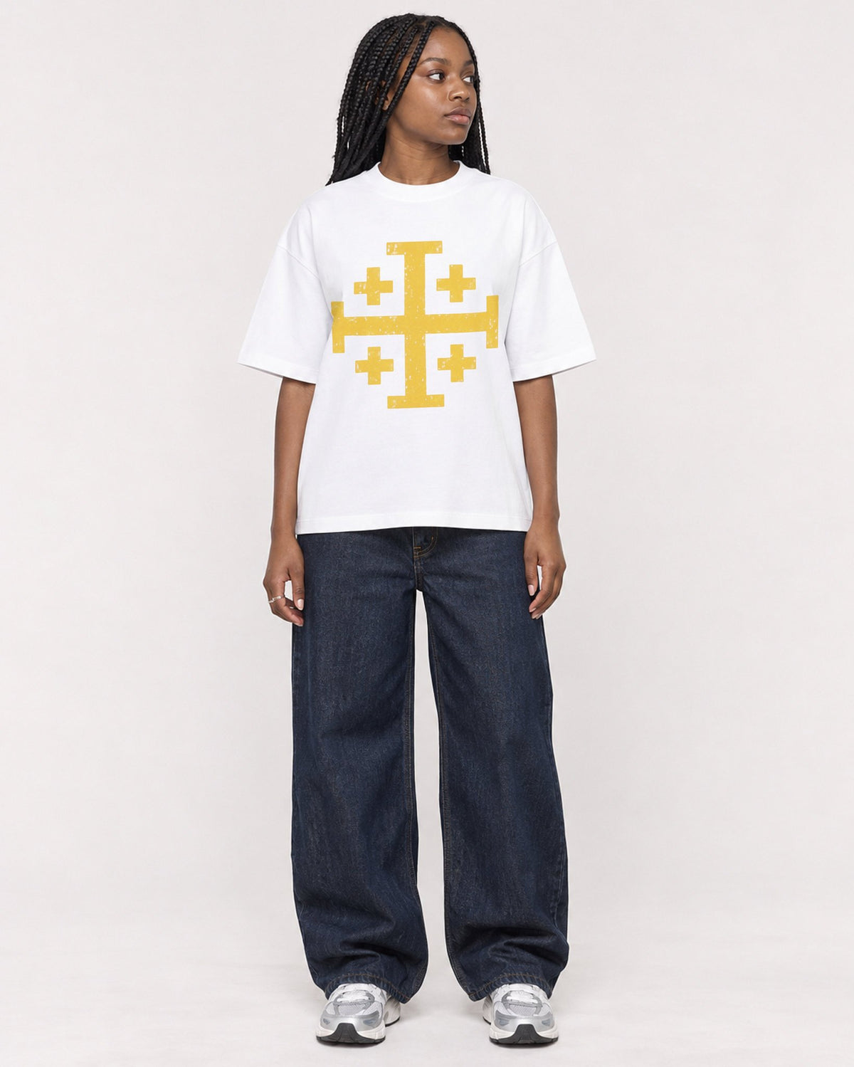 Mockup Boxy Heavyweight Tee White female full-body 04