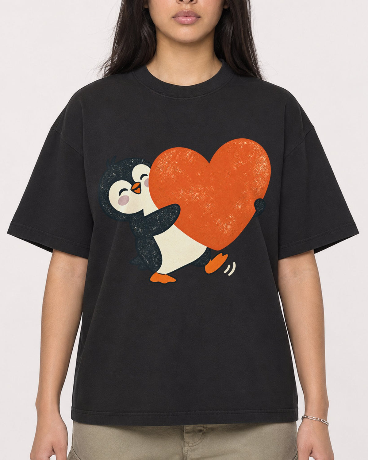Mockup Boxy Heavyweight Tee Black female close-up 46