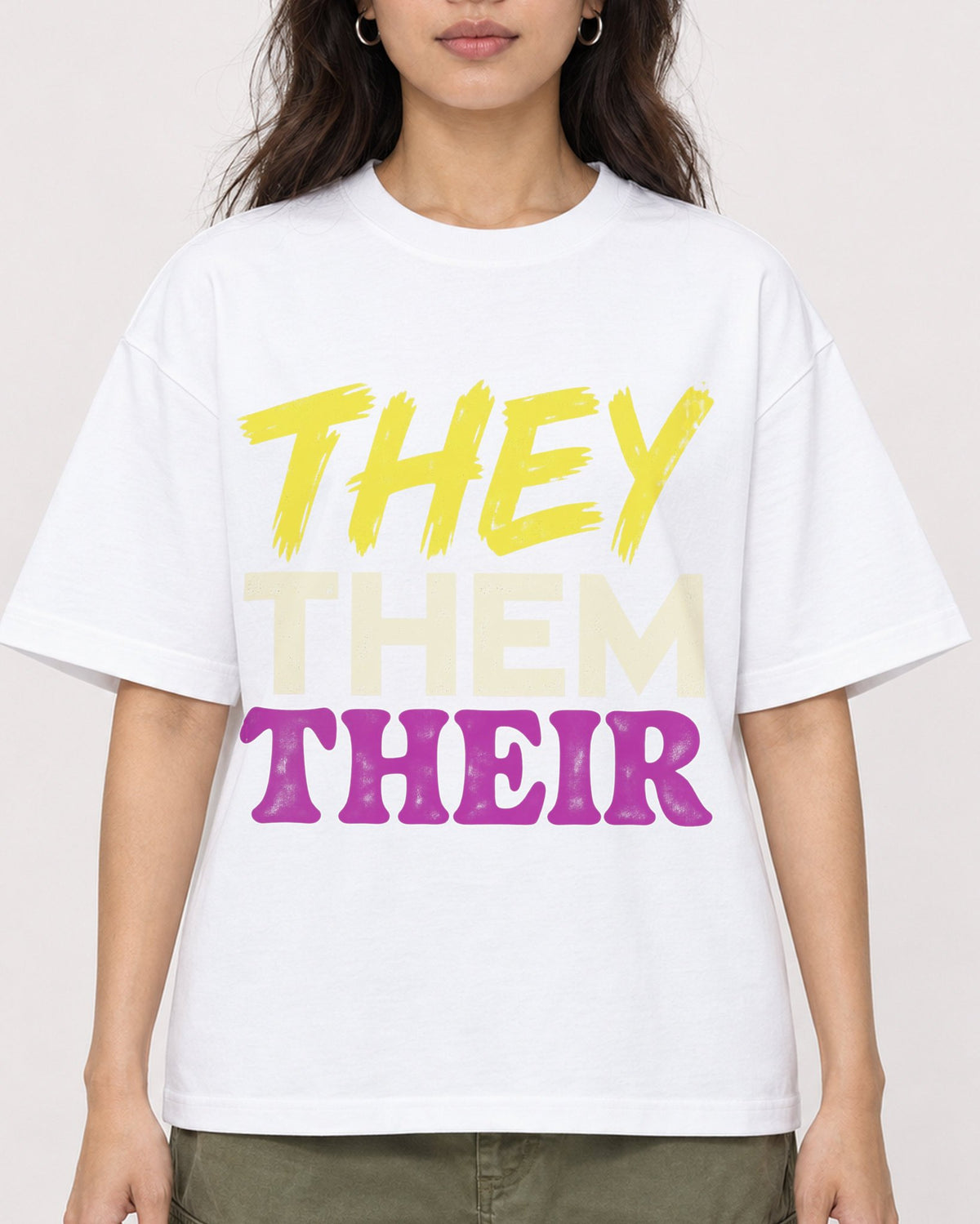 Mockup Boxy Heavyweight Tee White female close-up 02