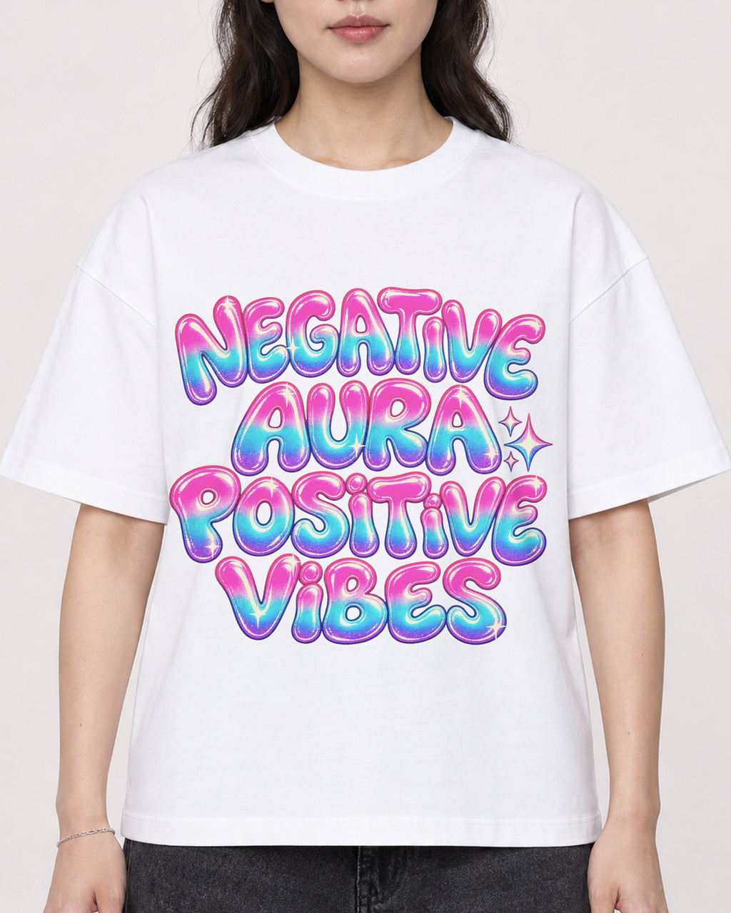 Mockup Boxy Heavyweight Tee White female close-up 03