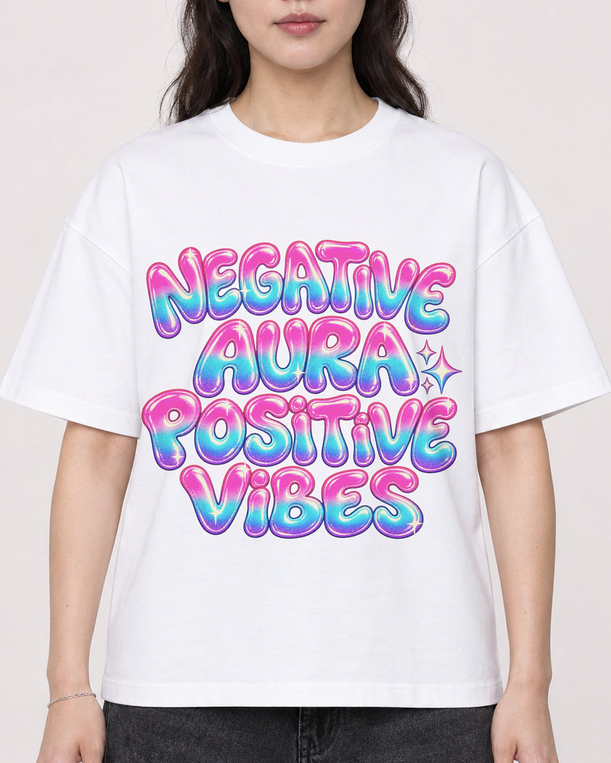Mockup Boxy Heavyweight Tee White female close-up 03