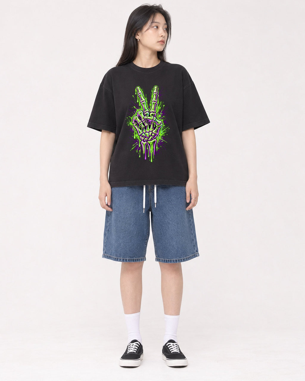 Mockup Boxy Heavyweight Tee Black female full-body 01