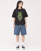 Mockup Boxy Heavyweight Tee Black female full-body 01