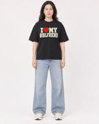 Mockup Boxy Heavyweight Tee Black female full-body 03