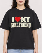 Mockup Boxy Heavyweight Tee Black female close-up 03