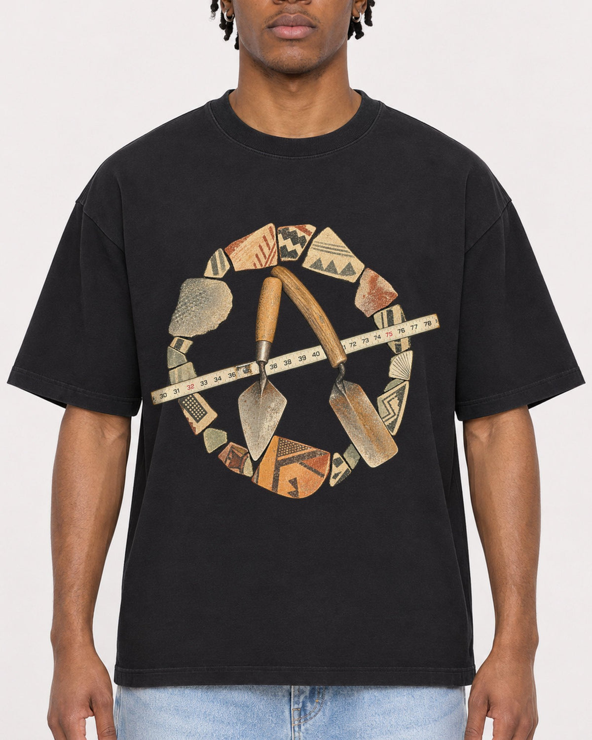 Mockup Boxy Heavyweight Tee Black male close-up 05