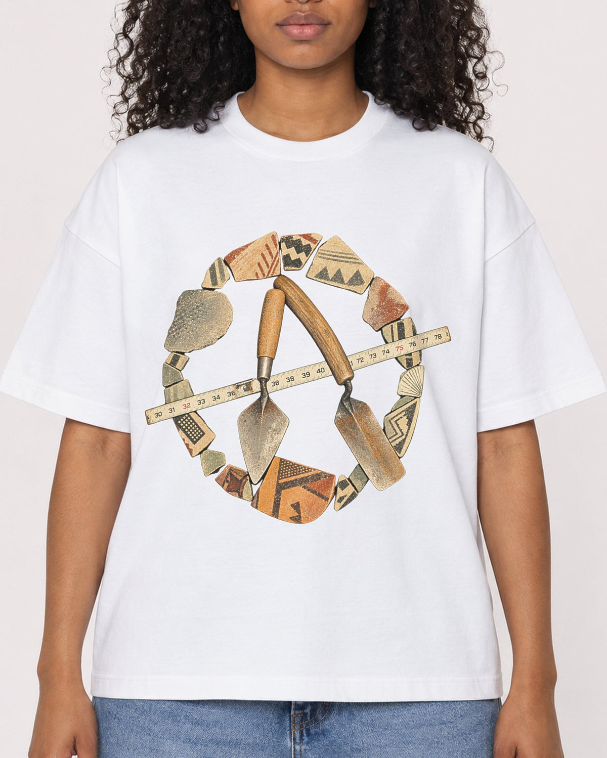 Mockup Boxy Heavyweight Tee White female close-up 05