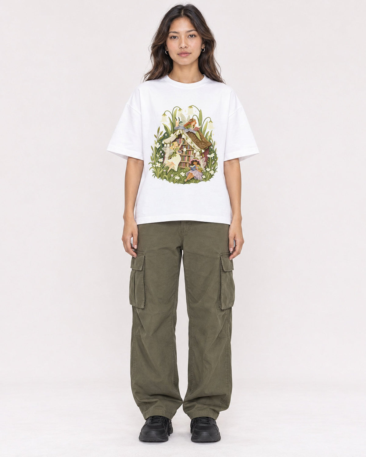 Mockup Boxy Heavyweight Tee White female full-body 02
