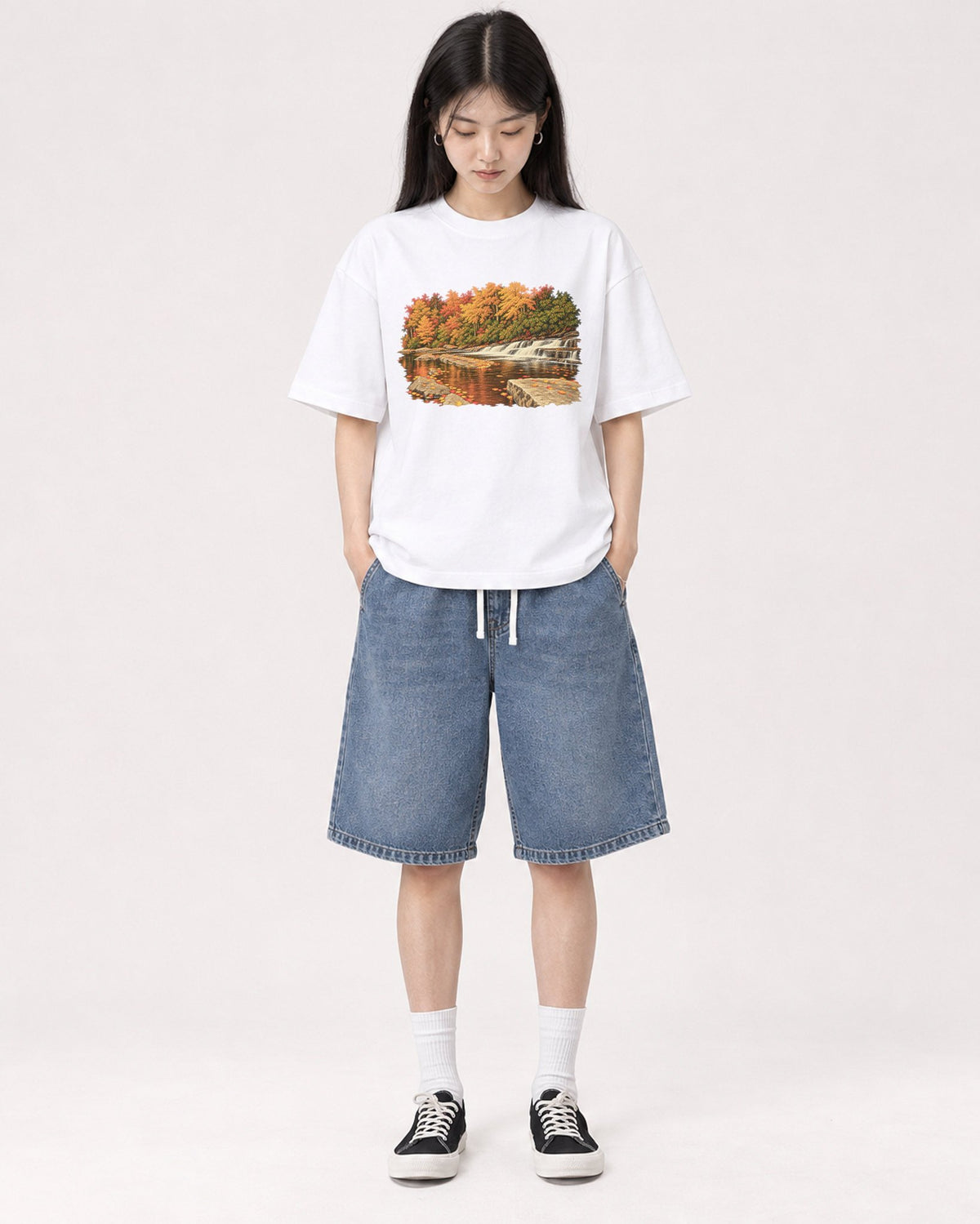 Mockup Boxy Heavyweight Tee White female full-body 01
