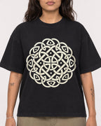 Mockup Boxy Heavyweight Tee Black female close-up 06