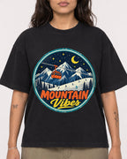 Mockup Boxy Heavyweight Tee Black female close-up 06