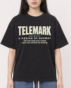 Mockup Boxy Heavyweight Tee Black female close-up 01