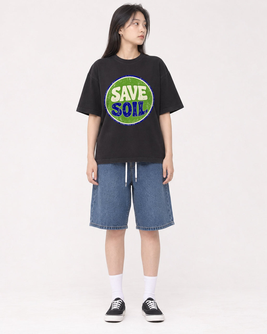 Mockup Boxy Heavyweight Tee Black female full-body 01