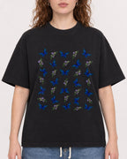 Mockup Boxy Heavyweight Tee Black female close-up 09