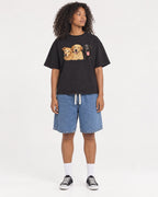 Mockup Boxy Heavyweight Tee Black female full-body 05